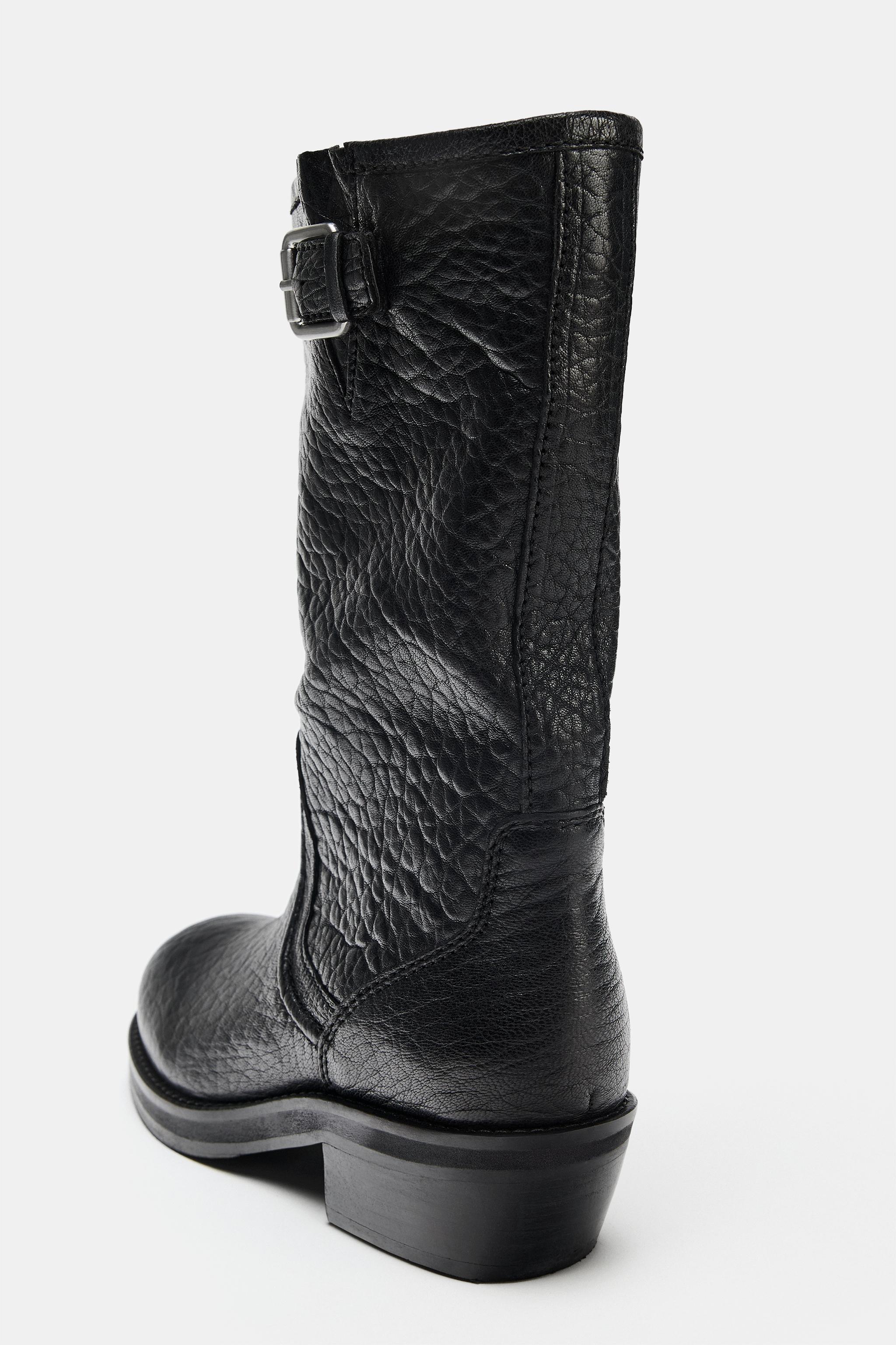 BOTTES EN CUIR À BOUCLE